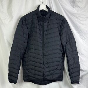 Theory down filled puffer jacket men’s size small